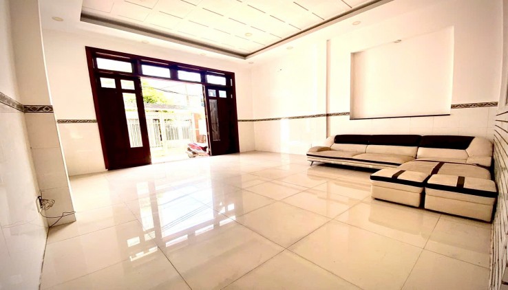 Thu nhập khũng ~150Tr/tháng, Nhà nặt tiền đường Đất Thánh, tiếp giáp quận 10, 270m2, Nhà 6 Tầng.Giá 42 tỷ